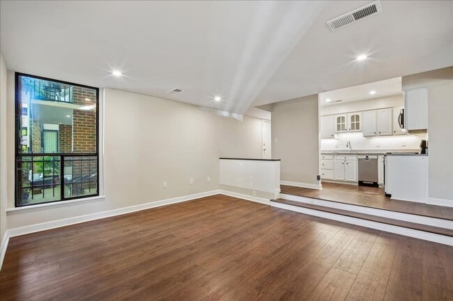 Building Photo - 9907 Blundon Dr