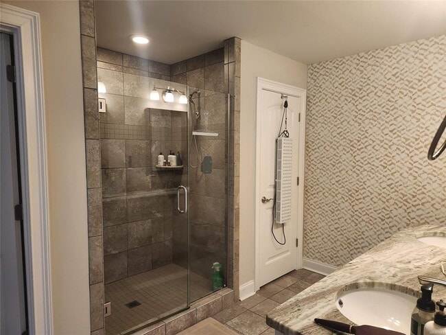 Building Photo - 105 Herman Dr