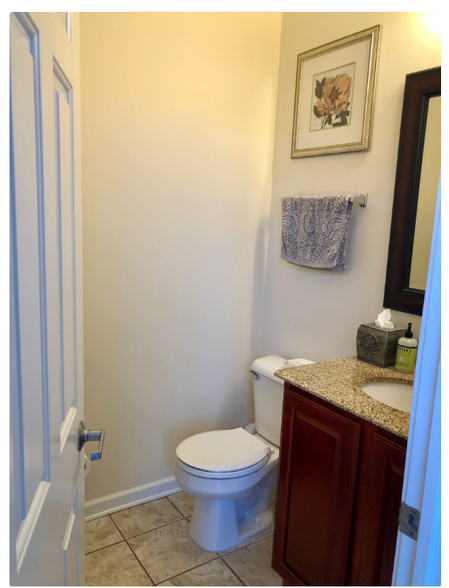 half bath - 714 W Evergreen