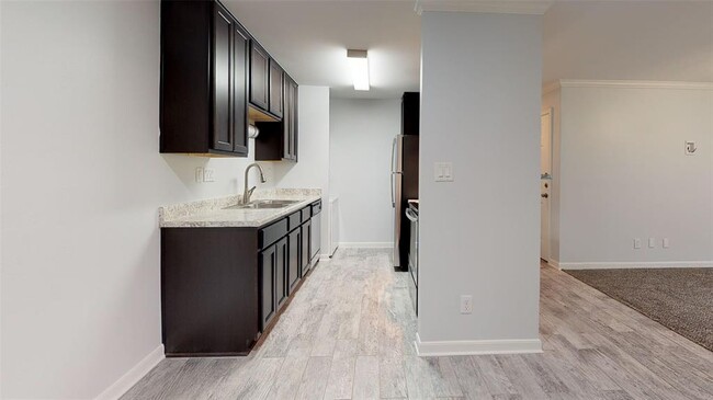 Building Photo - 1860 White Oak Dr