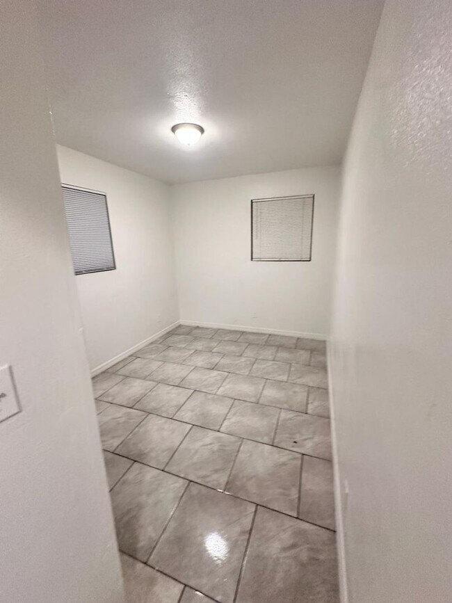 Building Photo - Charming and Cozy 1 bedroom 1 bathroom