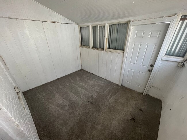 Building Photo - New Carpet! Liberty Park One Bedroom Single Family Home with Huge Yard