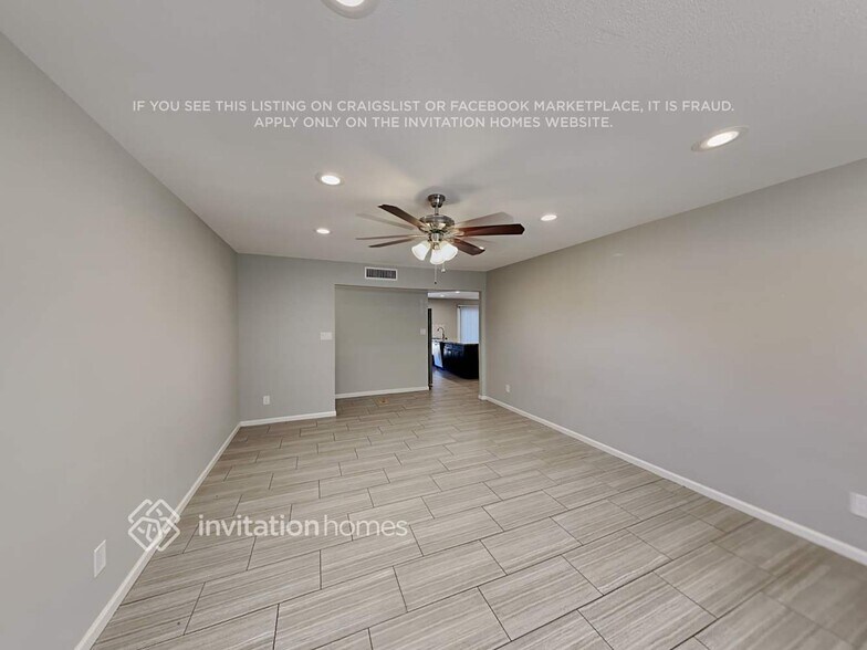Building Photo - 1922 E Balboa Dr
