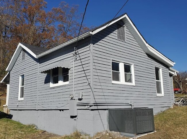 Building Photo - 2102 Adams Ave