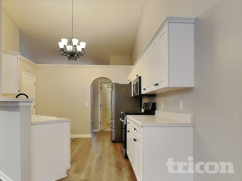 Building Photo - 16 Waterloo Ct