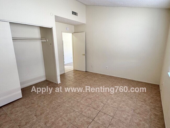 Building Photo - Spacious 2 Bed 1 Bath Home With Indoor Laundry Room