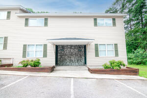 Primary Photo - 6033 Springside Ln