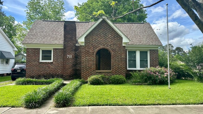 Primary Photo - Cute 2 bedroom Home