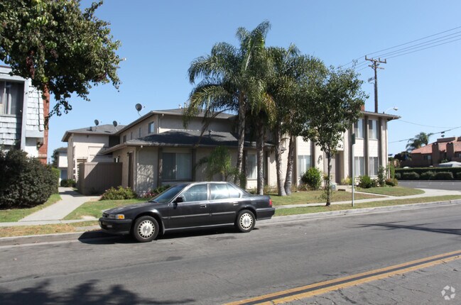 Primary Photo - 1704 Huntington St