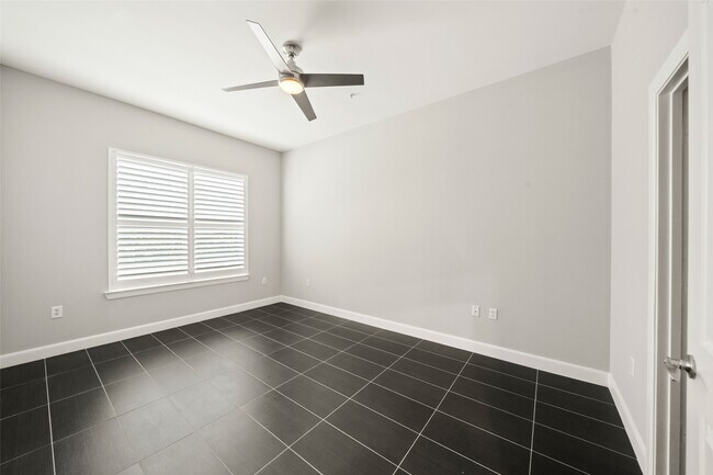 Building Photo - 1010 Rosine St