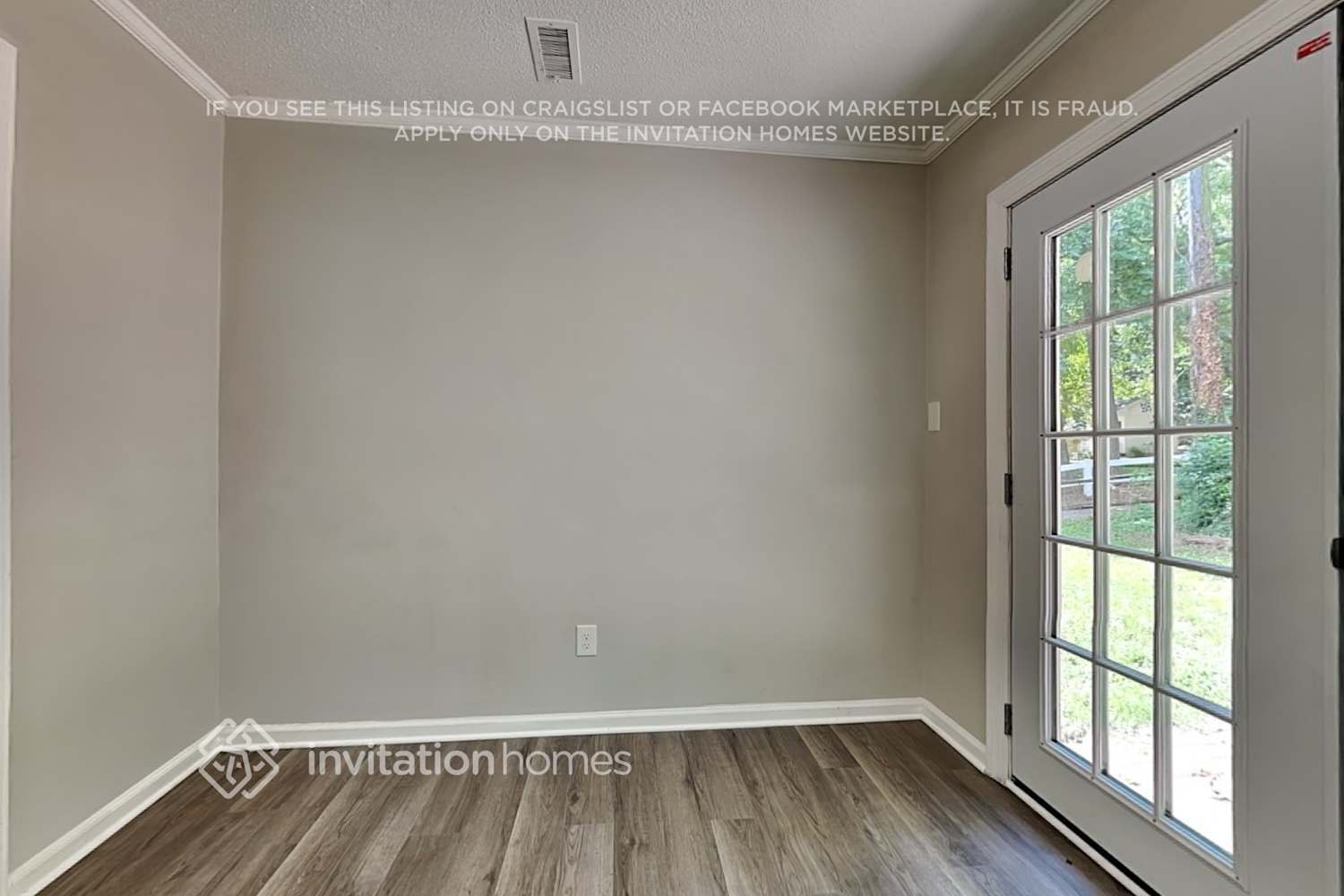 Building Photo - 124 Plaza Dr
