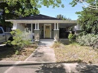 Building Photo - 1704 E Lee St