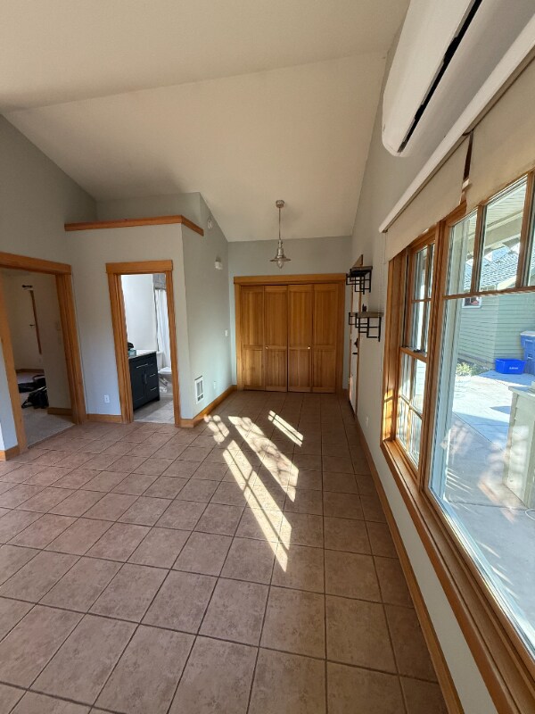 Building Photo - 514 NW Delaware Ave