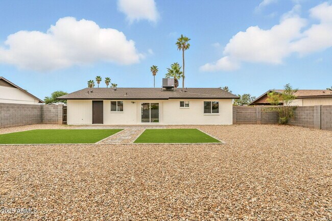 Building Photo - 3262 E Enid Ave