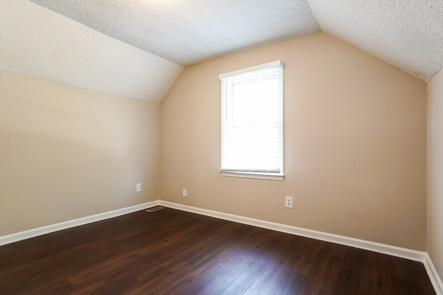 Building Photo - 2805 Fernhurst Ct