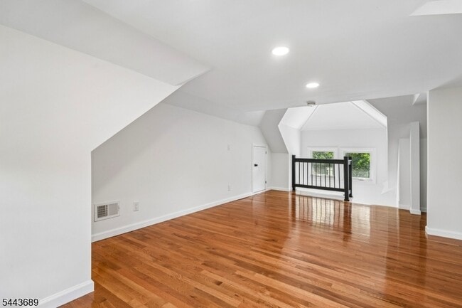 Building Photo - 91 Birchwood Rd