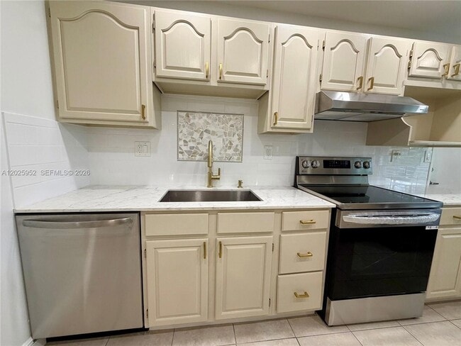 Building Photo - 7711 SW 131st Ave