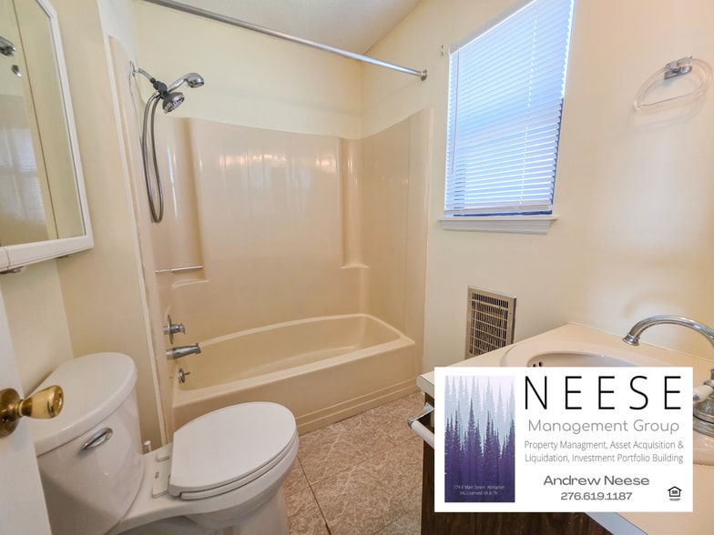 Building Photo - 100 Ivy Ln