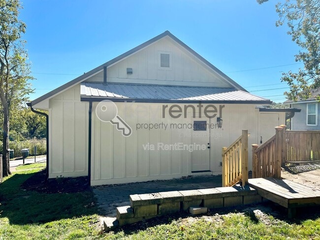 Building Photo - 3765 Dixie Cir