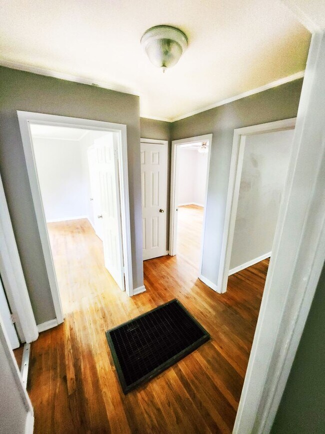 Building Photo - North Franklin Duplex