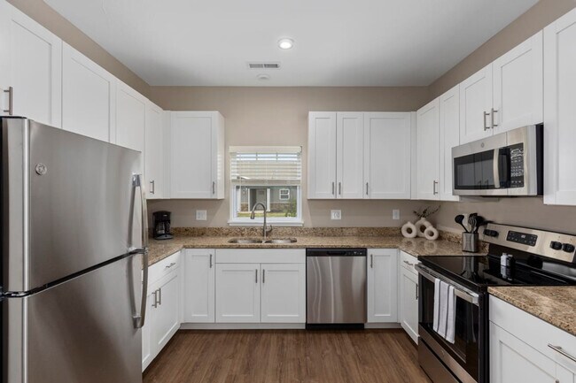 Building Photo - 5840 Fox Grape Ave