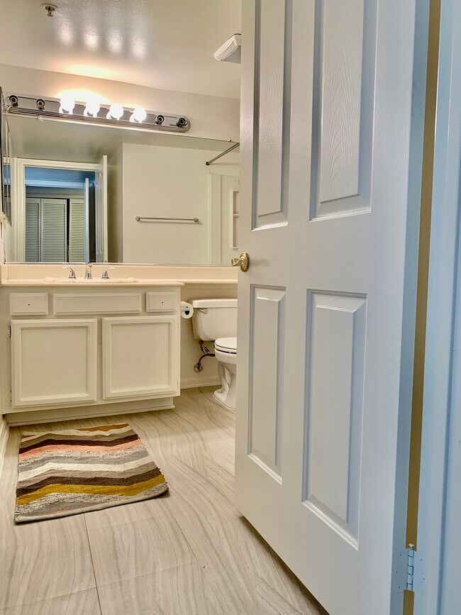 Building Photo - 4755 Templeton St