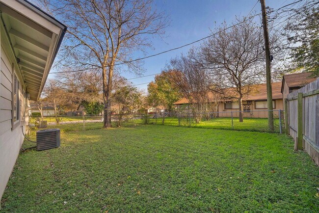 Building Photo - 1944 Nicole Cir