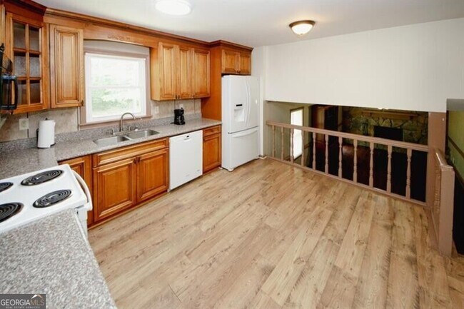 Building Photo - 4033 Scenic Mountain Dr SW