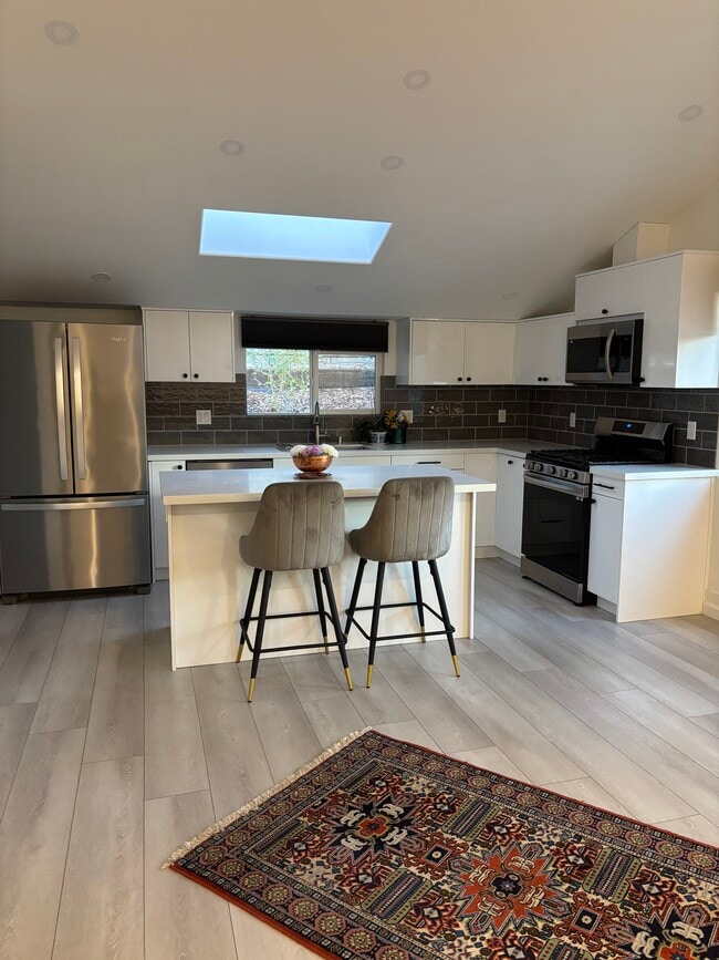 Building Photo - 6999 Darnoch Way