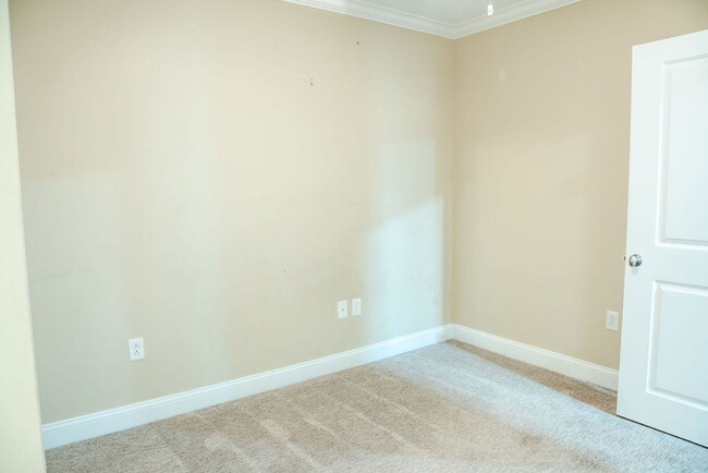 Building Photo - Luxurious Condo in Downtown Fayetteville