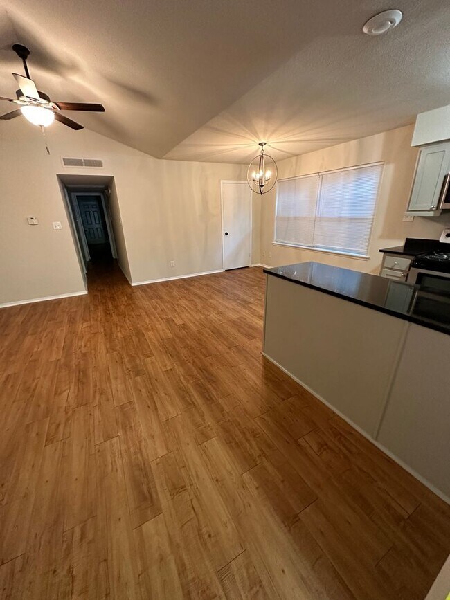 Building Photo - LIVINGSTON2709-11