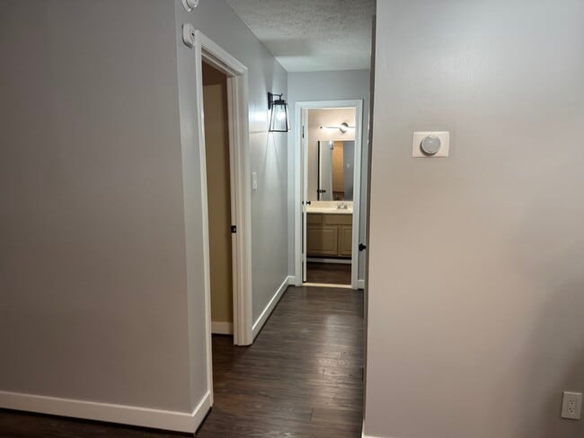 Building Photo - 10129 Oakton Terrace Rd