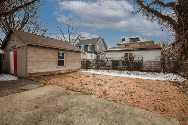 Building Photo - 1221 California Ave