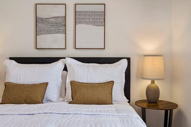 Building Photo - 11 Wheeler Ln