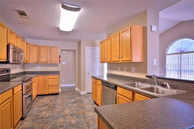 Building Photo - 1409 Ellingsworth Dr