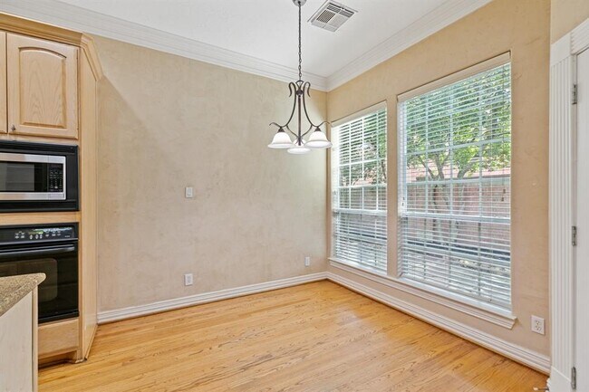Building Photo - 1107 Ridgecrossing Ln