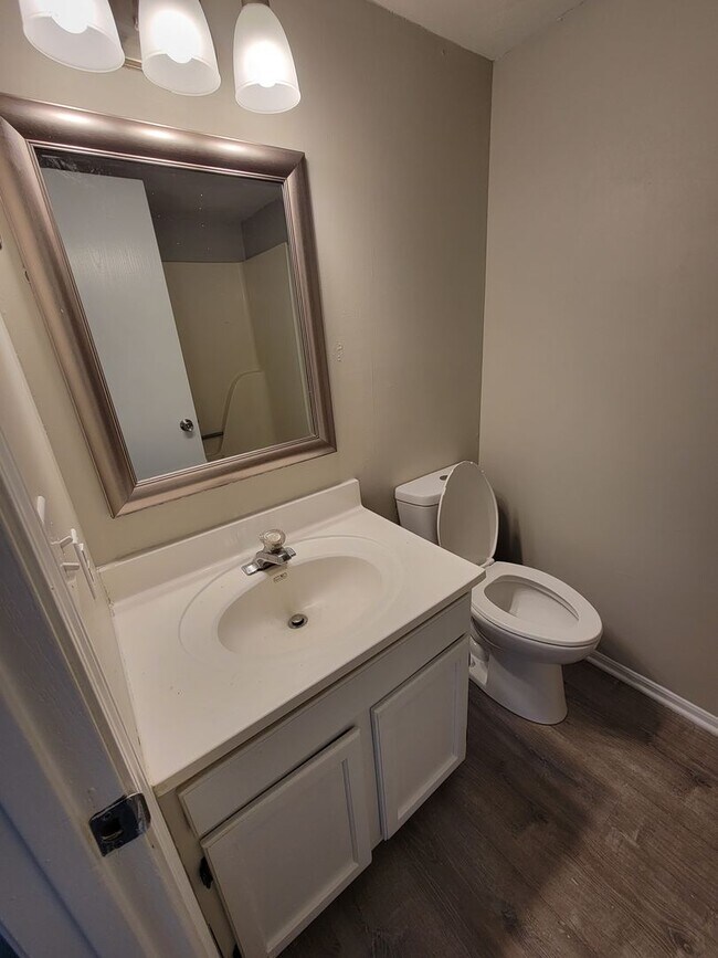 Building Photo - 630-632 W. Country Squire Ct.