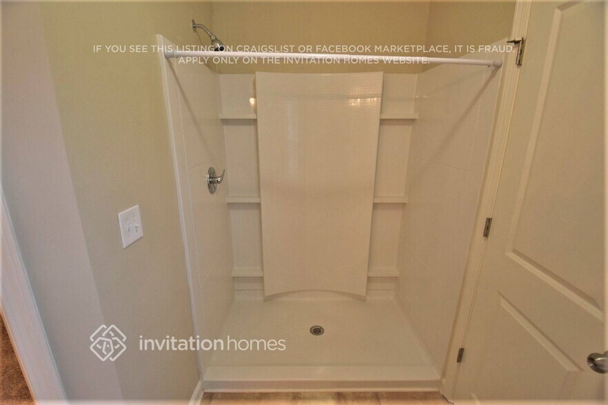 Building Photo - 592 Rock Hill Pkwy