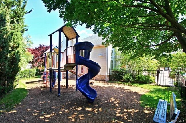 Building Photo - 2003 Half Moon Bay Dr