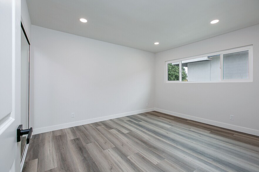 All bedrooms are the same in every unit - 3132 S Canfield Ave
