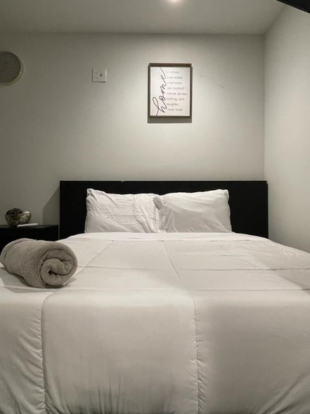 Building Photo - 24201 Highlander Rd