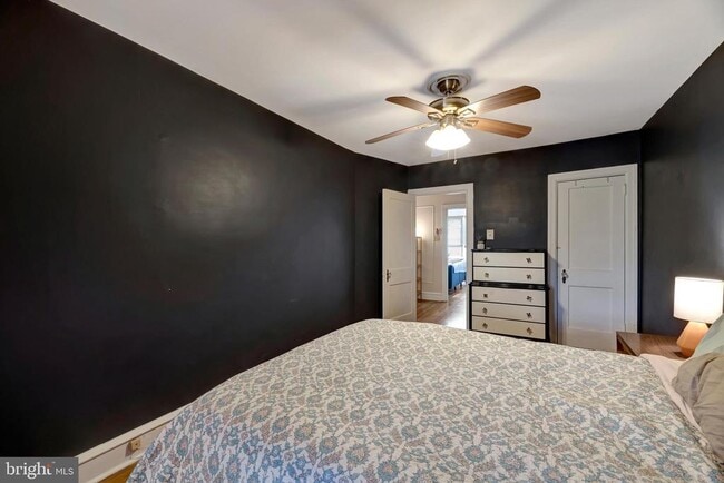 Building Photo - 817 N Harrison St