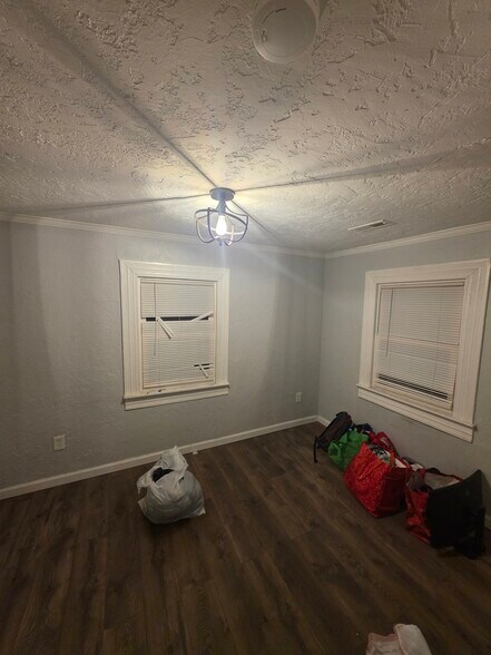 Building Photo - 215 Wellons St