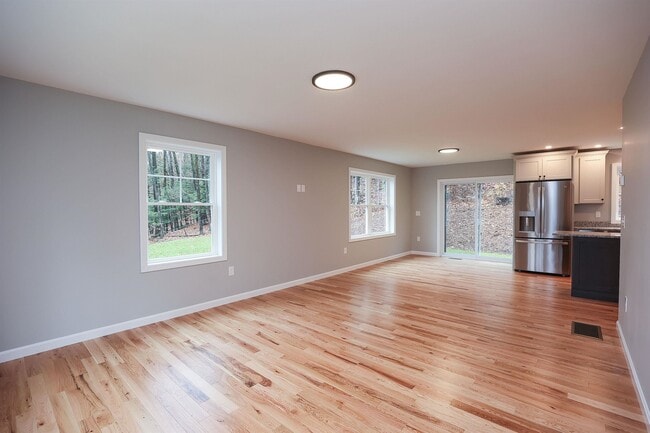 Building Photo - 231 Putnam Hill Rd