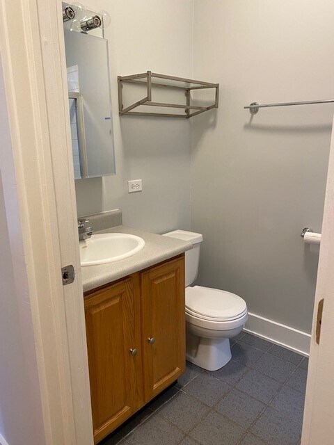 Building Photo - 3851 N Southport Ave