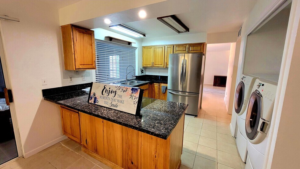 Building Photo - 7400 N Meredith Blvd