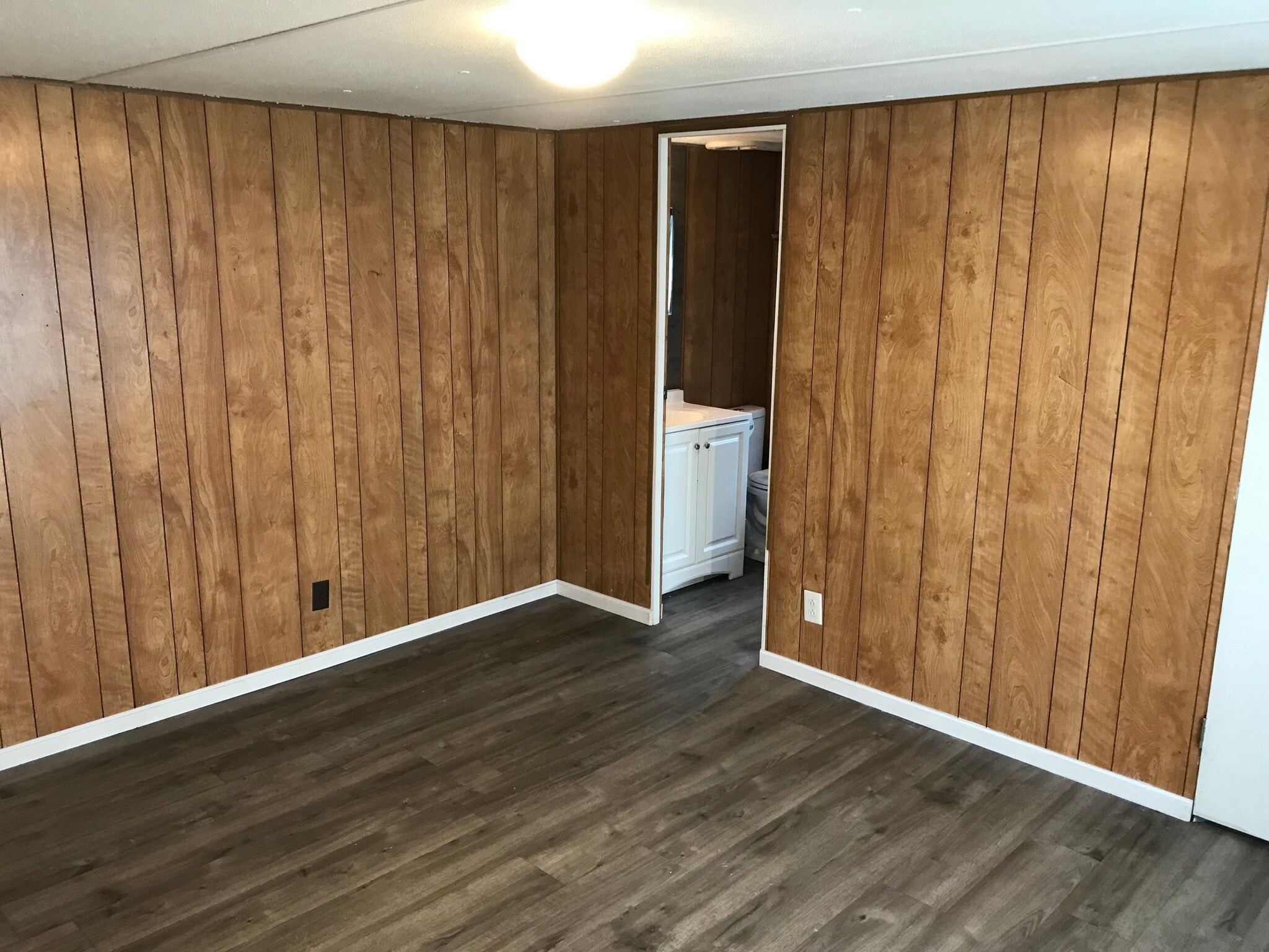 Master bedroom - 4818 Ridgecrest Rd