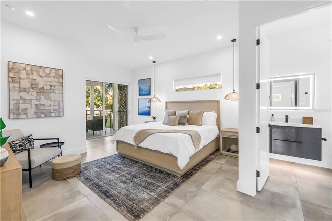 Building Photo - 2065 Goldenrod St