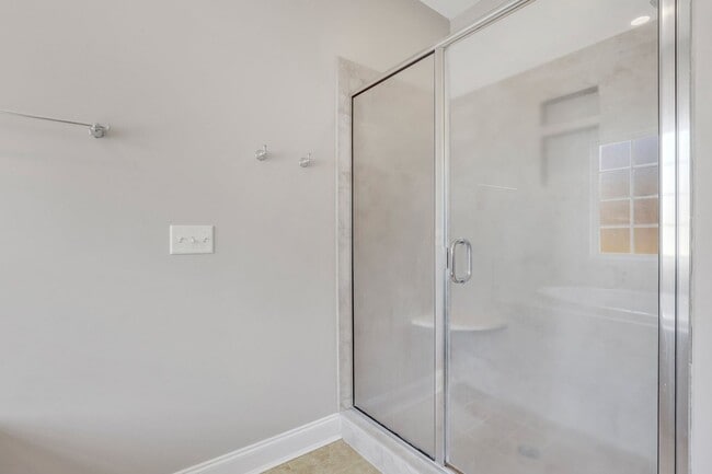 Building Photo - 1821 Old Carriage Trail