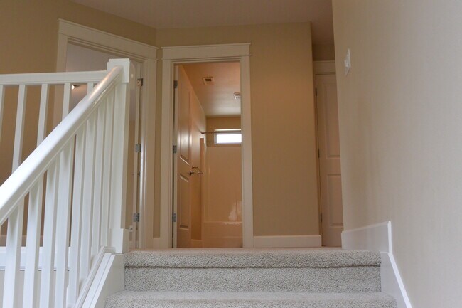 Building Photo - 1365 SE 194th Pl